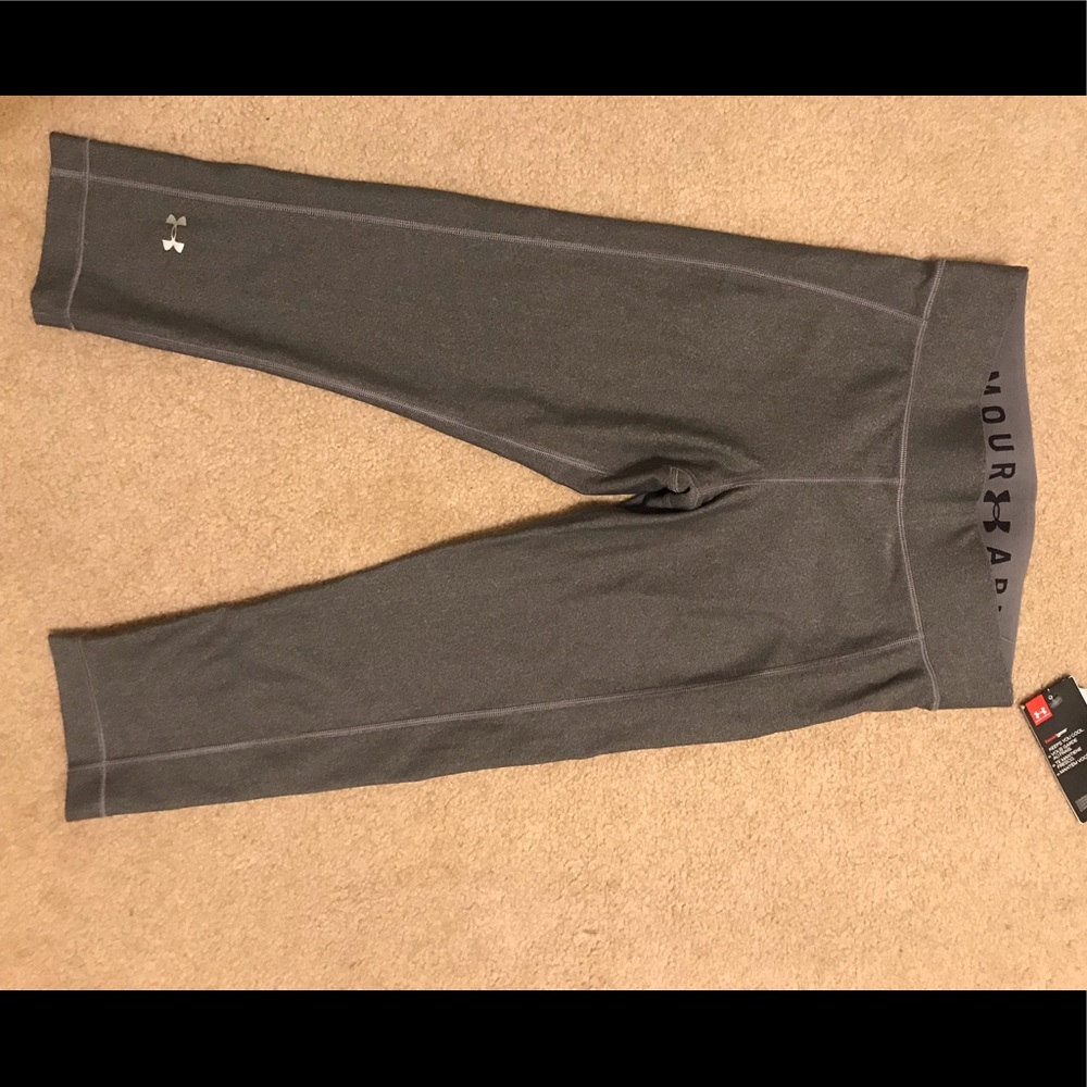 Under Armour grey cropped leggings
